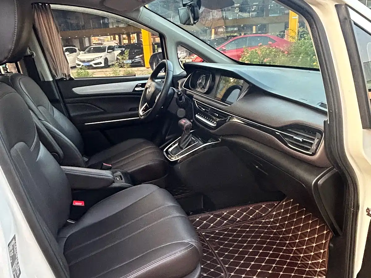GAC Trumpchi Trumpchi M6 2019 270T Automatic Luxury (7-seater) China V фото 11