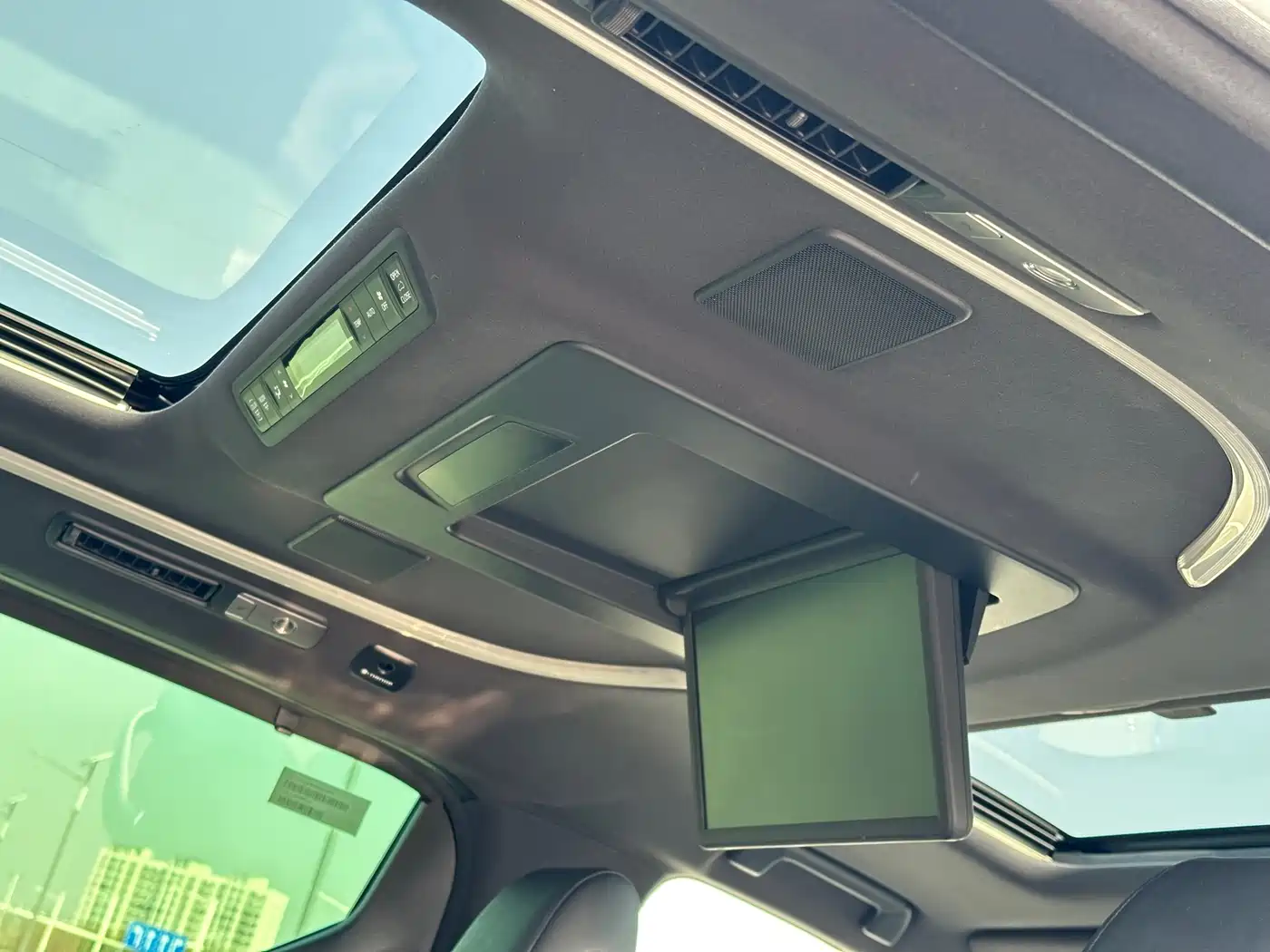 Toyota Vellfire 2021 Crown Hybrid 2.5L HV Supreme Edition фото 21