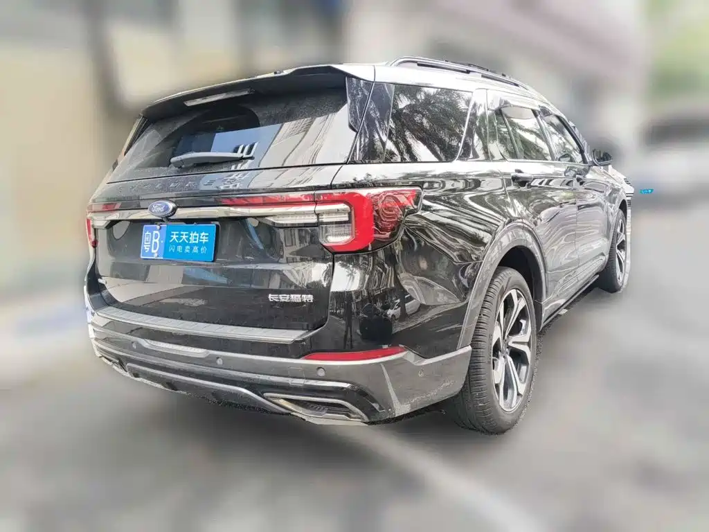 Фото 2 - Ford Explorer