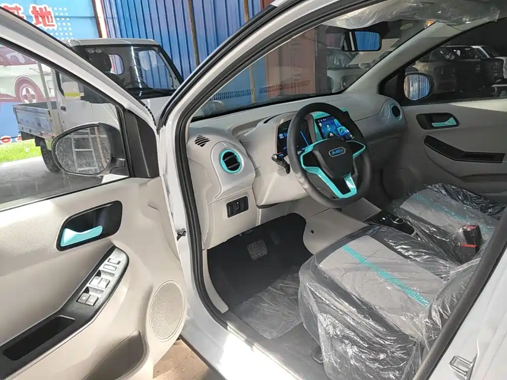 JMCG New Energy Little Kirin 2026 2025 PLUS+ Comfort Model