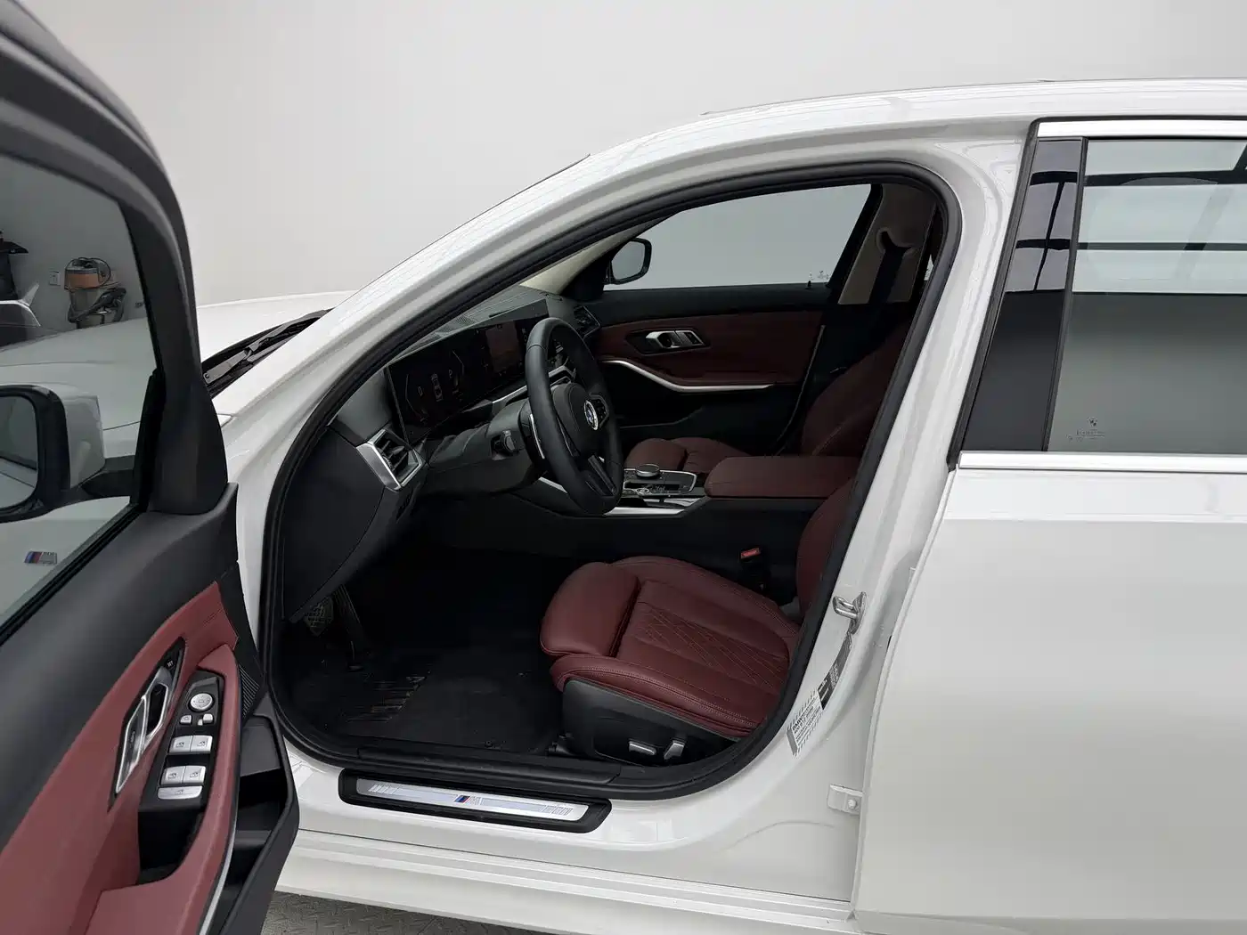 BMW 3 Series 2023 320Li M Sport Package фото 7