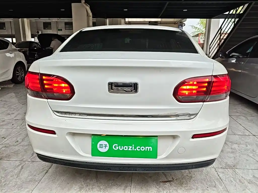 Qoros 3 2019 2018 Sedan 1.6L Auto Leading
