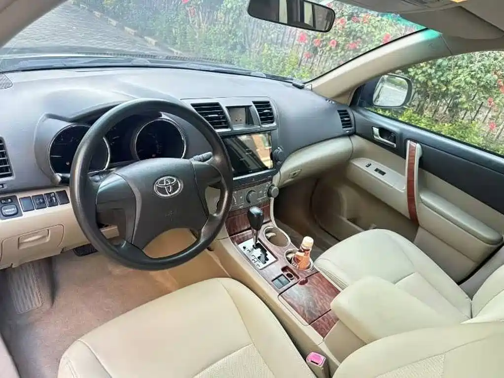 Toyota Highlander 2010 2009 2.7L 2WD 7-seater Elite Edition