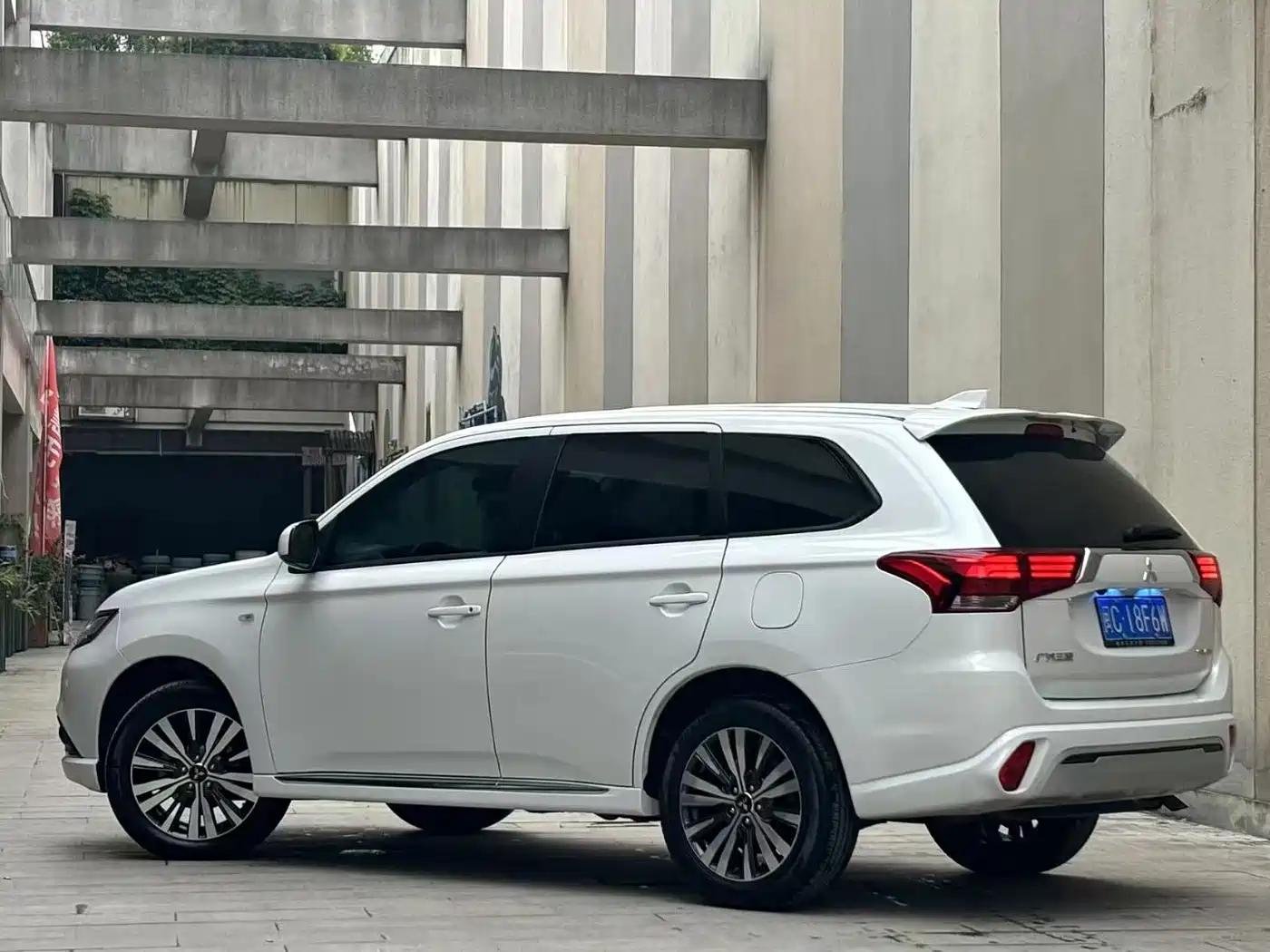 Mitsubishi Outlander 2023 2023 1.5T CVT FWD Premium Edition 5-seater