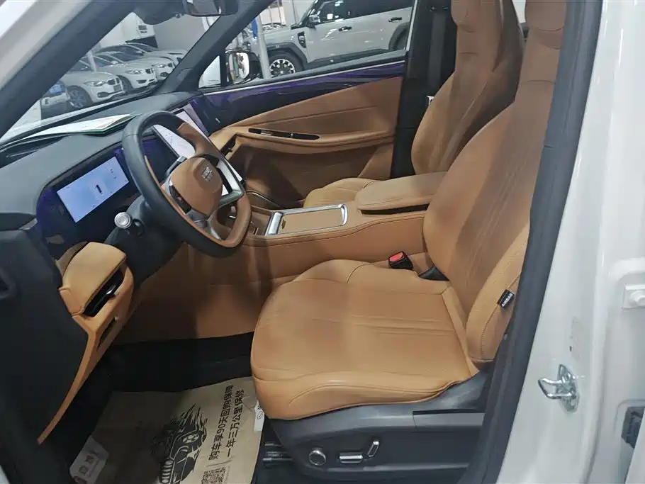 Geely Galaxy Galaxy L7 2025 EM-i 115km Explorer+ Edition фото 9