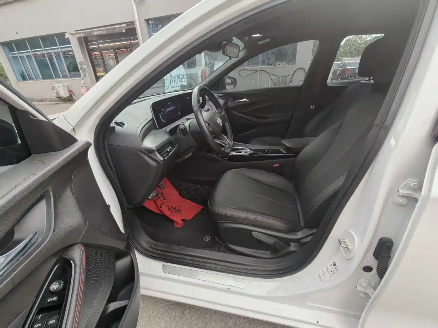 Photo 4 - Buick Verano