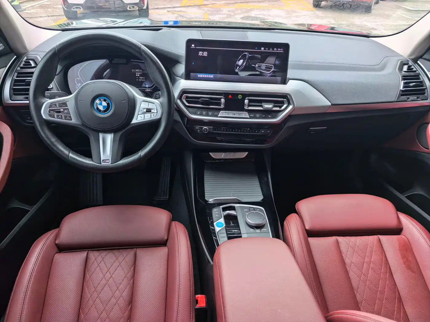 Photo 6 - BMW iX3
