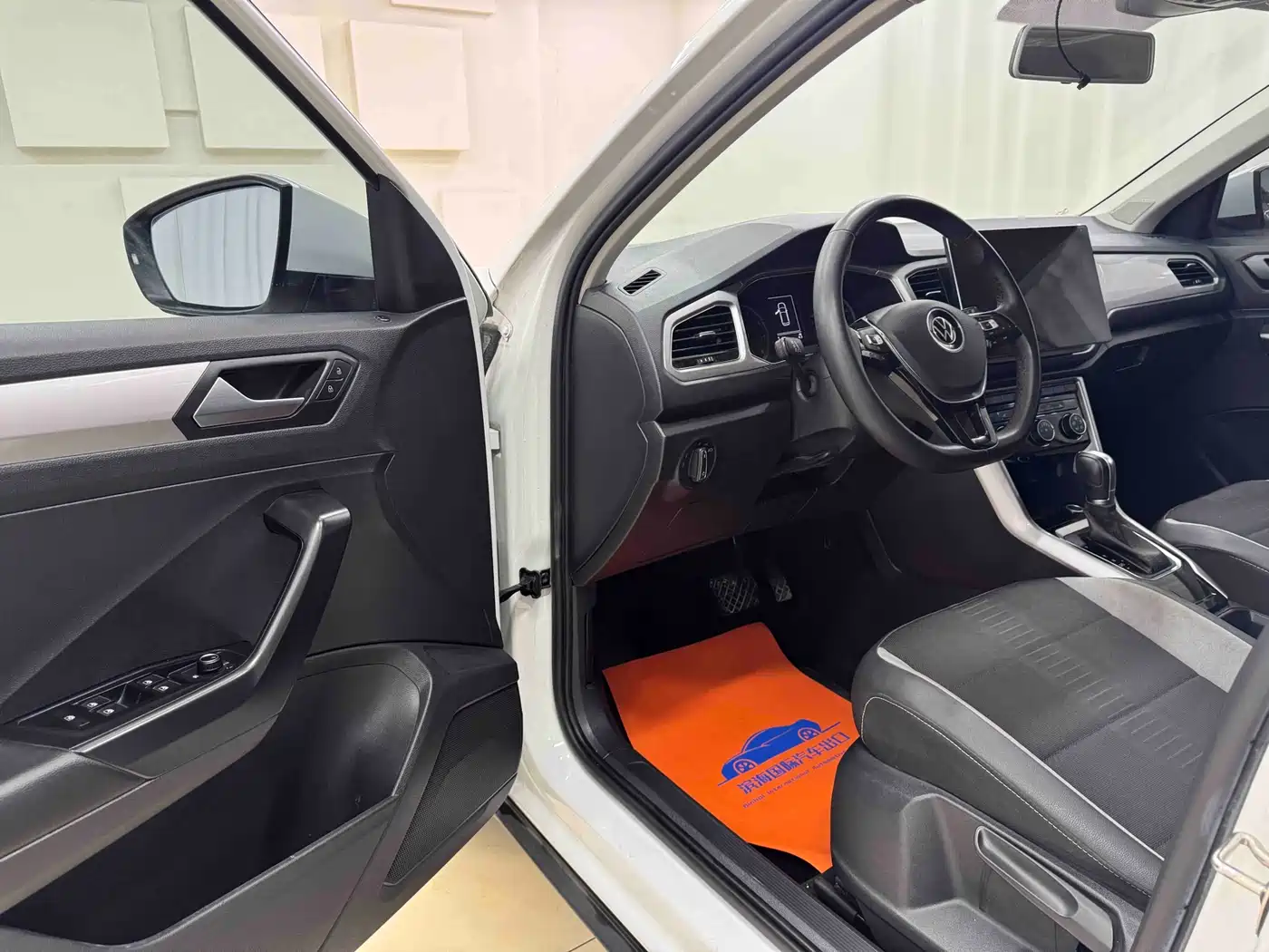 Volkswagen T-ROC 2022 280TSI DSG 2WD Elite PLUS фото 7