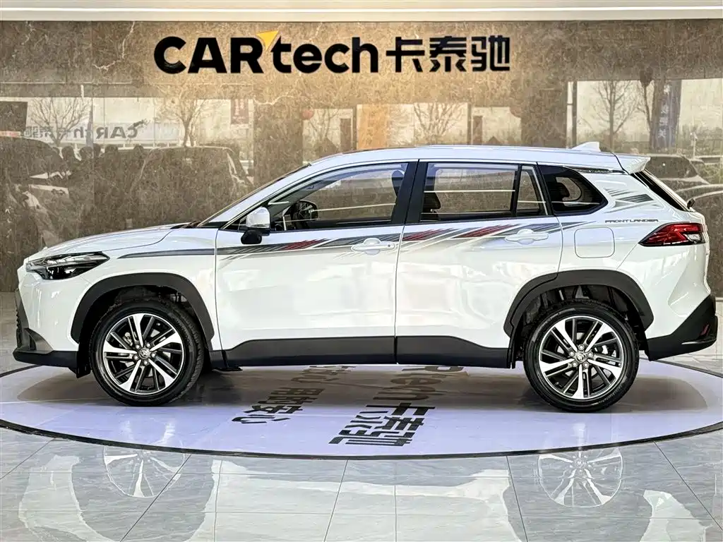 Toyota Frontlander 2022 2.0L CVT Luxury PLUS Edition фото 8
