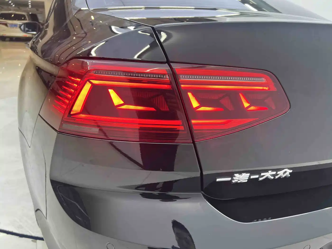 Volkswagen Magotan 2020 330TSI DSG Leading фото 14