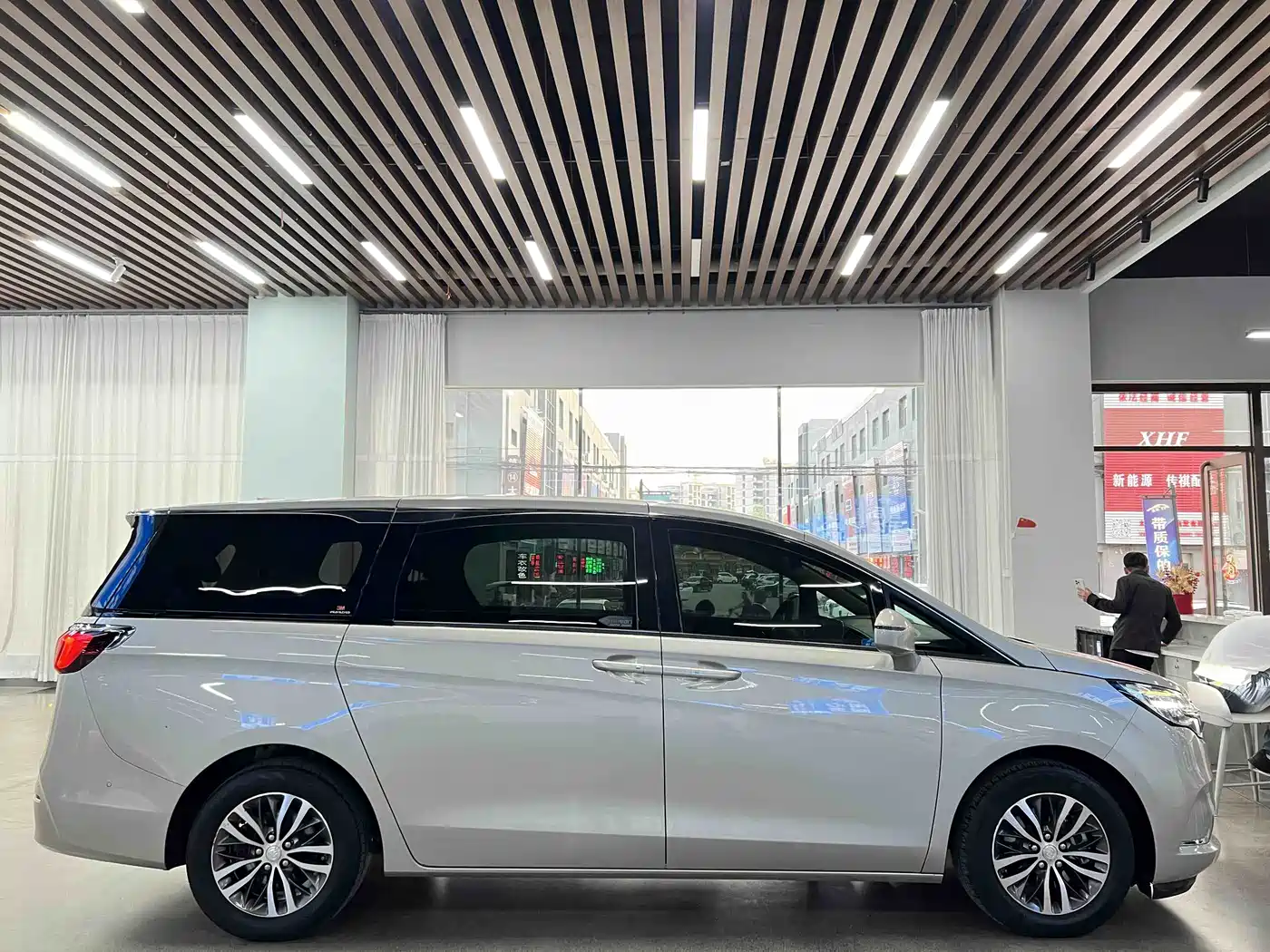 Buick GL8 2020 Model ES Landglory 653T Premium фото 18
