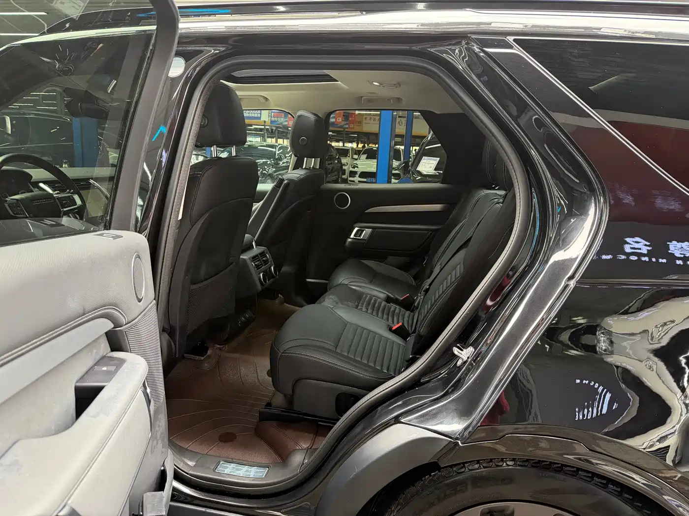 Фото 8 - Land Rover Discovery