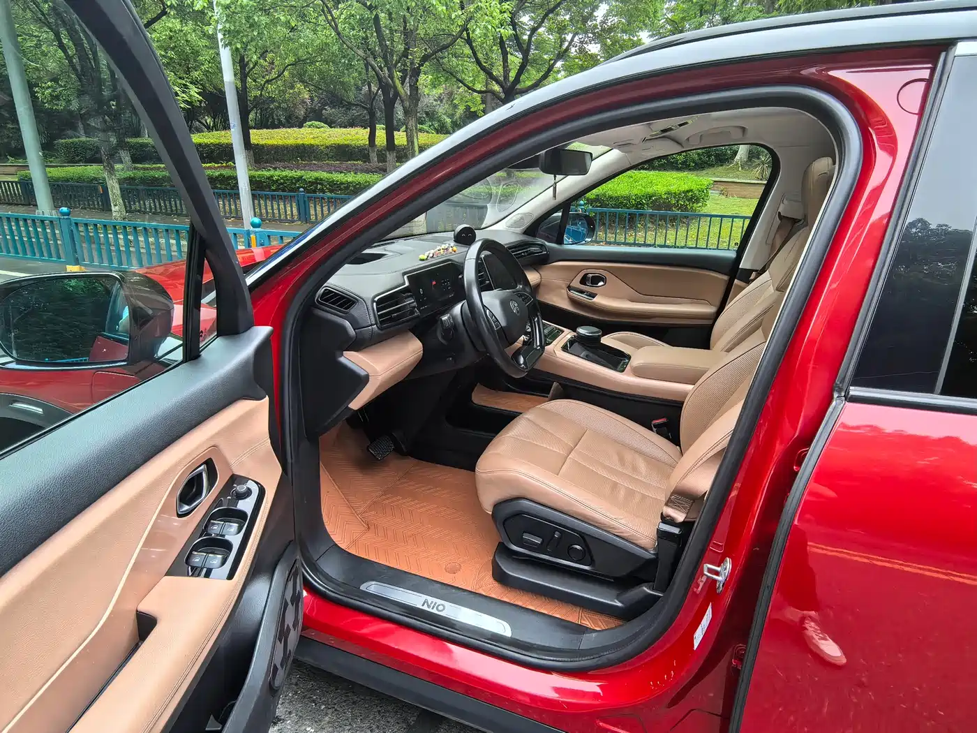 NIO ES8 2019 2018 425KM Base Edition 6-Seater