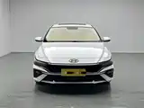 Photo 2 - Hyundai Elantra