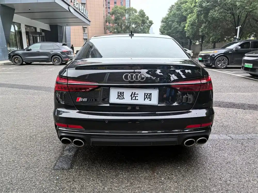 AUDI S6