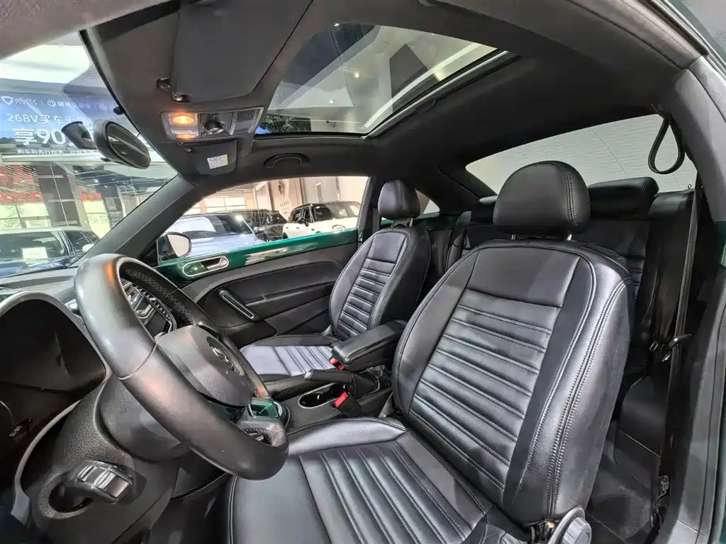 Volkswagen Beetle 2017 180TSI Emerald Classic Edition фото 13