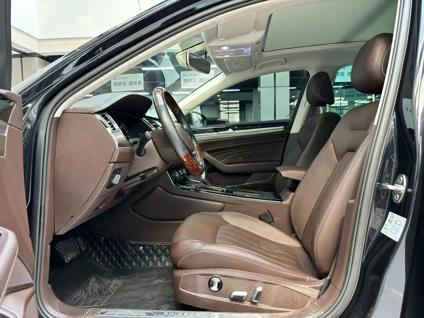 Volkswagen Phideon 2021 380TSI Luxury Edition фото 4