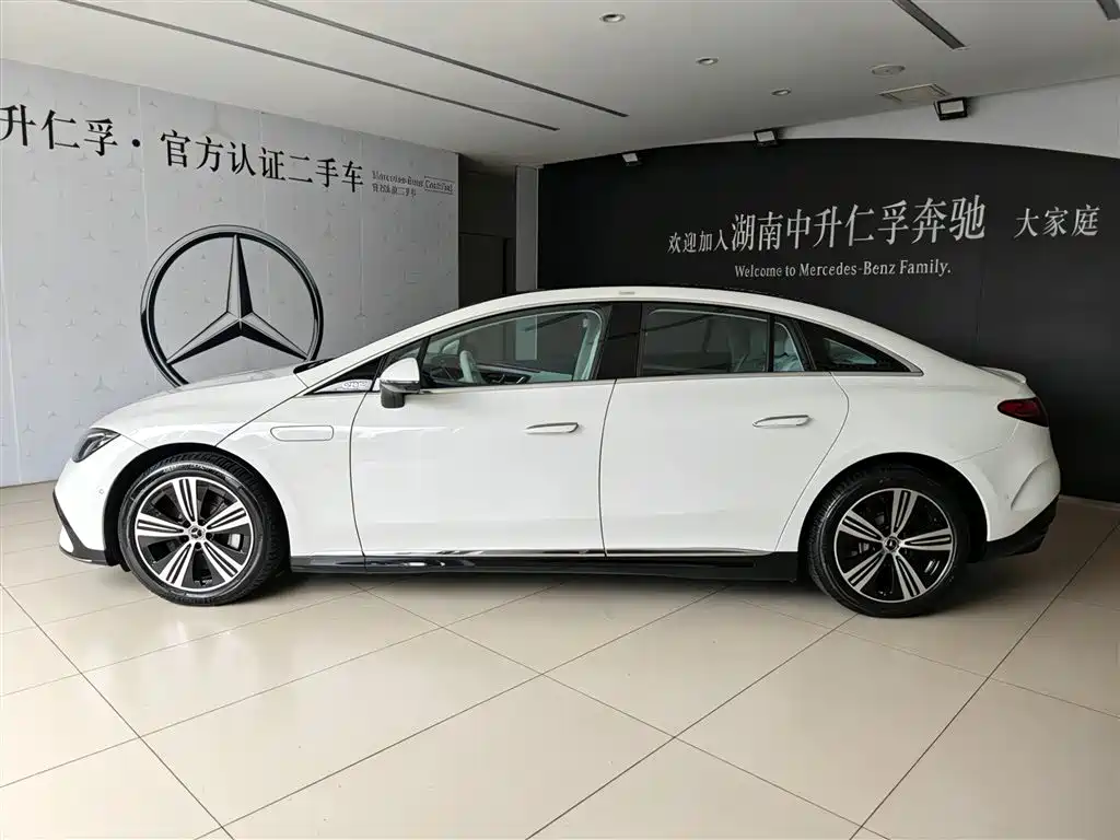 Mercedes-Benz EQE 2025 Model 500 4MATIC Luxury Edition фото 11
