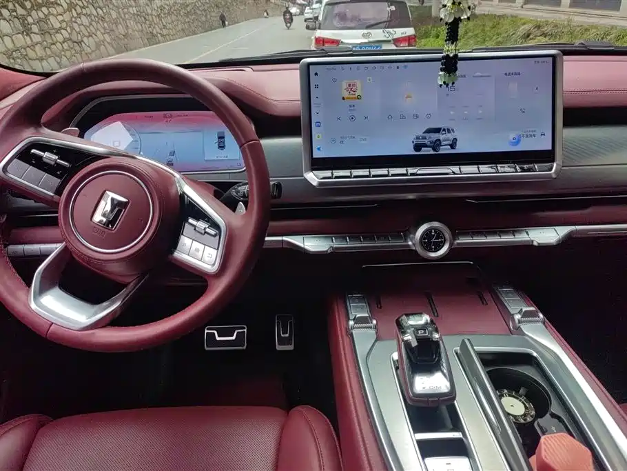 TANK TANK 700 NEW ENERGY