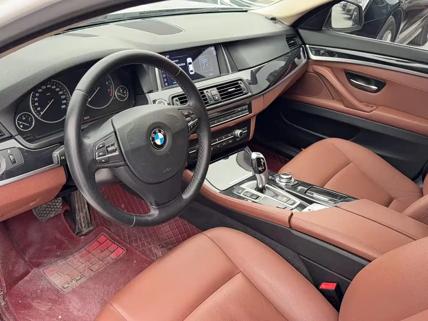 BMW 5 Series 2014 520Li Elegance фото 3