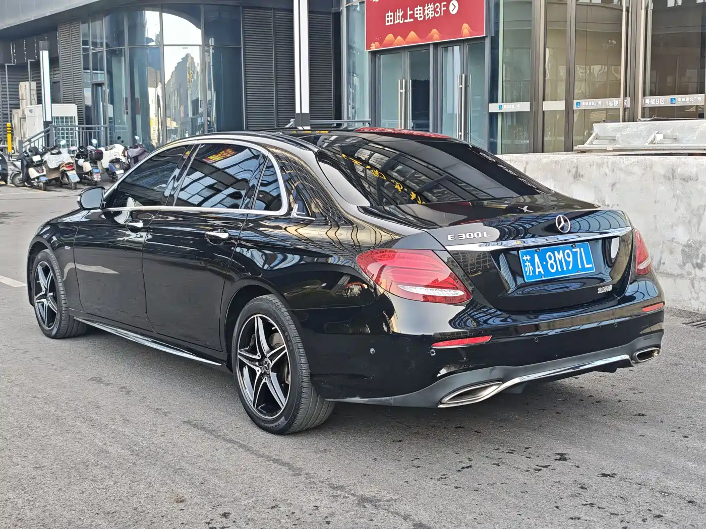 Mercedes-Benz E-Class 2020 Facelift E 300 L Sport Exclusive фото 32