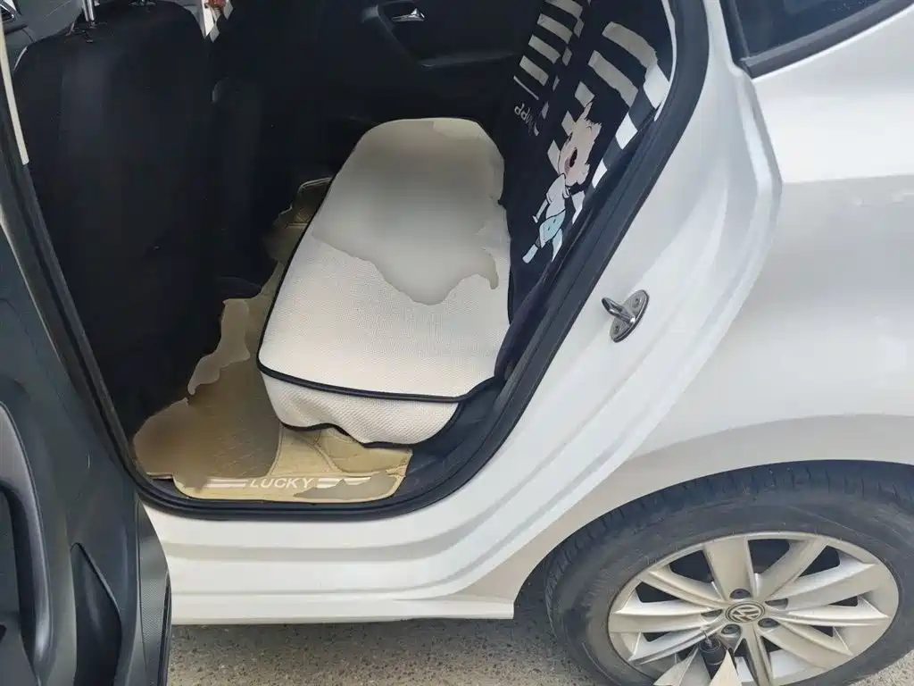 Volkswagen Polo 2014 1.6L Automatic Comfort Edition фото 15