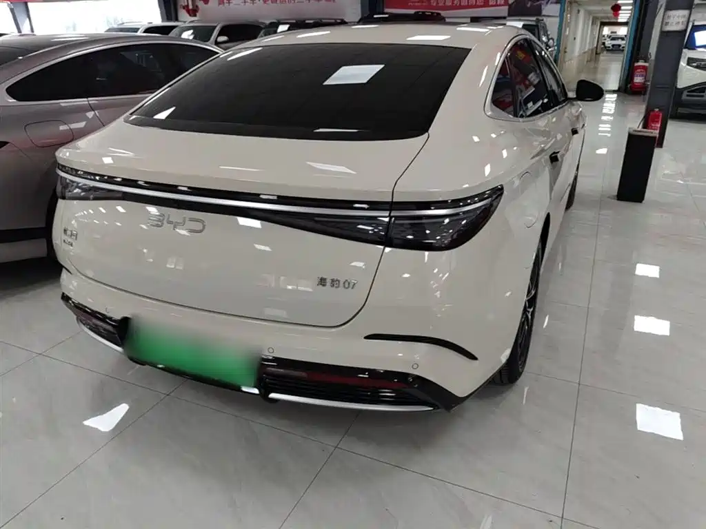 BYD Seal 07 DM-i 2025 Model DM-i 1.5L 125km Luxury фото 7