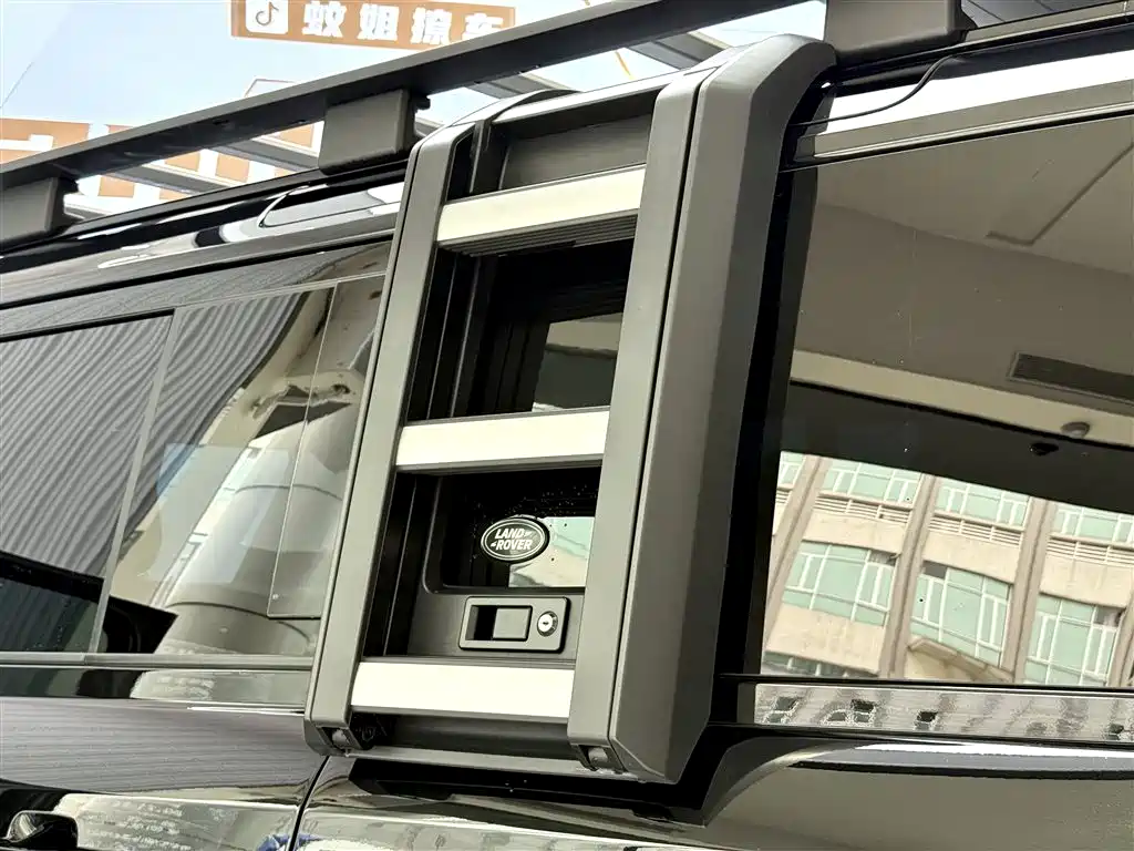Land Rover Defender 2023 Facelift 110 3.0T P400 Dark Special Edition фото 8