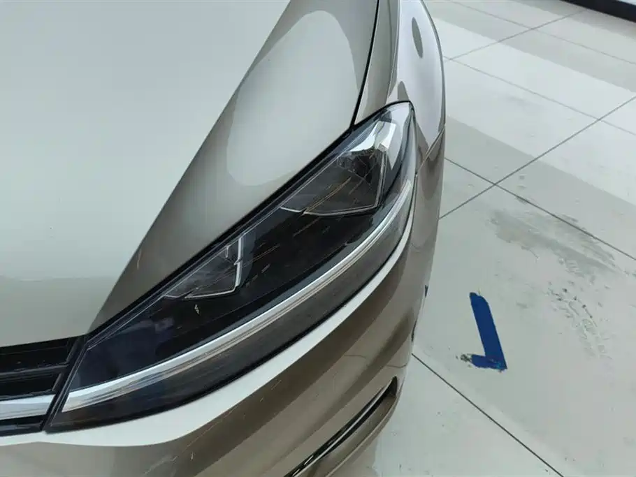Volkswagen Golf 2020 Beloved Edition 280TSI DSG Comfort фото 5