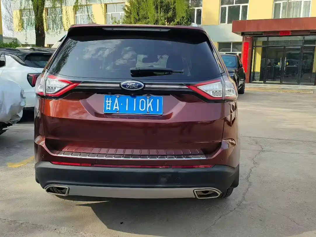 Фото 4 - Ford Edge