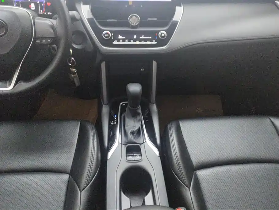 Toyota Frontlander 2024 2.0L CVT Elite Edition фото 16