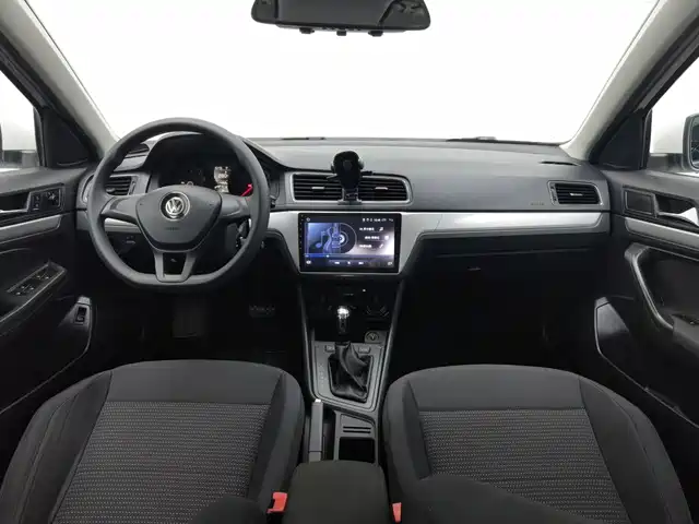 Volkswagen Lavida 2017 1.6L Automatic Trend Edition — фото 5