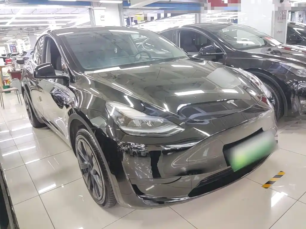 Photo 4 - Tesla Model Y