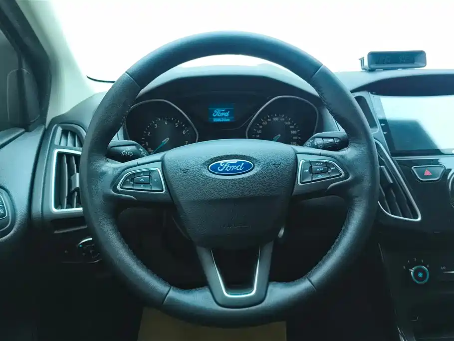 FORD FOX