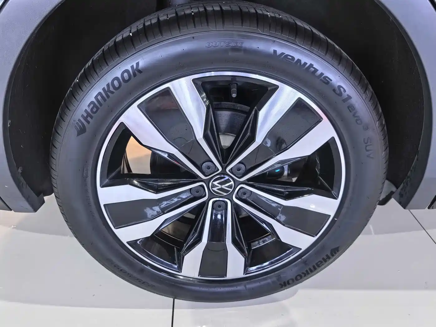 Volkswagen Tiguan L 2022 330TSI Auto 2WD R-Line Premium Edition фото 13