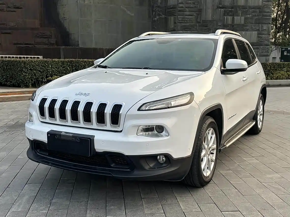 Jeep Cherokee (Import) 2015 2015 2.4L Elite Edition
