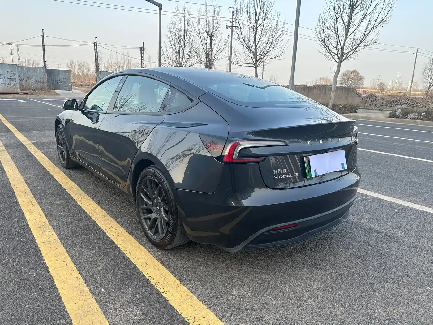 TESLA MODEL 3