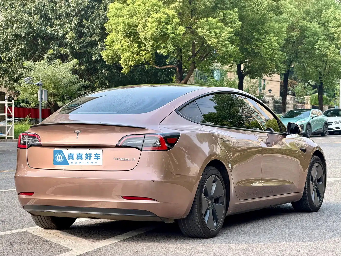 Фото 4 - Tesla Model 3