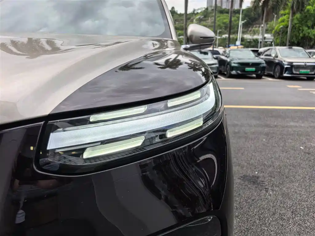 Voyah Auto VOYAH Taisan 2026 Model Base фото 6