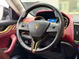 Photo 17 - Maserati Levante