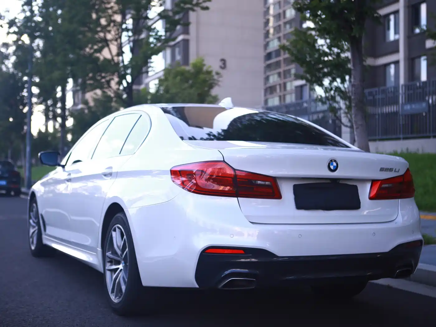 Photo 5 - BMW 5 Series