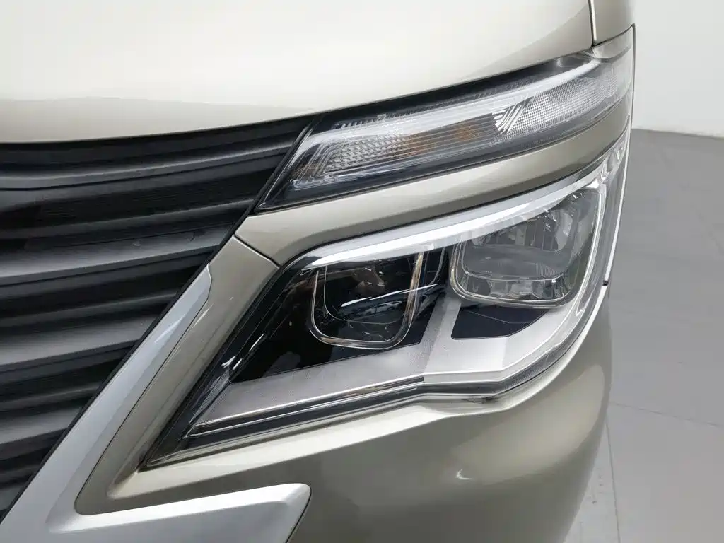Dongfeng Fengxing Lingzhi 2026 2025 M5 1.6L Short Wheelbase Utility 7-seater