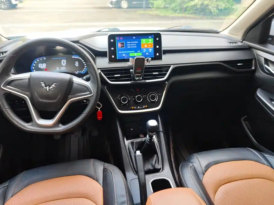 Wuling Motors Wuling Hongguang S3 2020 2019 Auto-Clutch Version 1.5L Manual Comfort China V