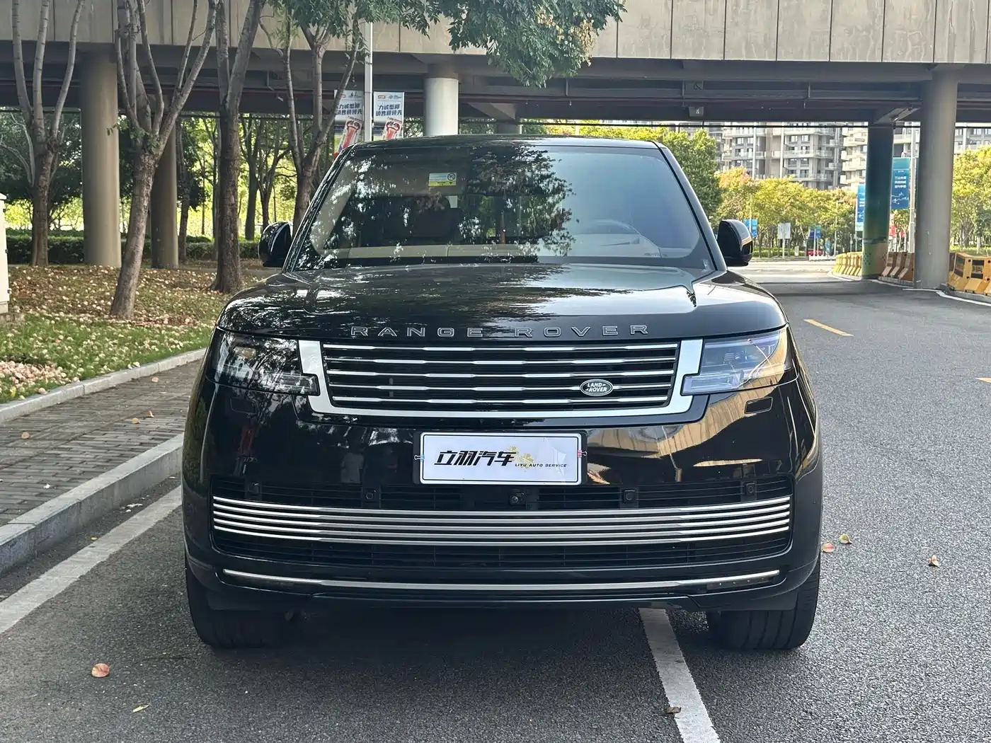 Land Rover Range Rover 2025 2024 3.0 L6 400PS SV Honor Genesis Extended
