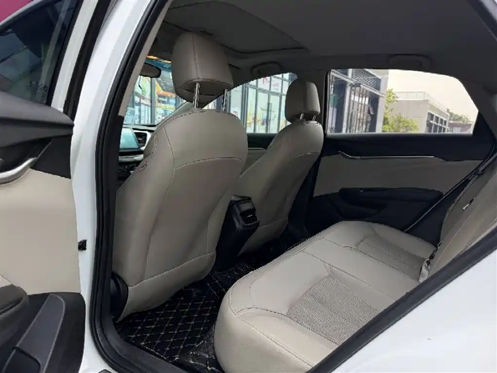 Buick Excelle 2017 15N Automatic Progressive фото 4