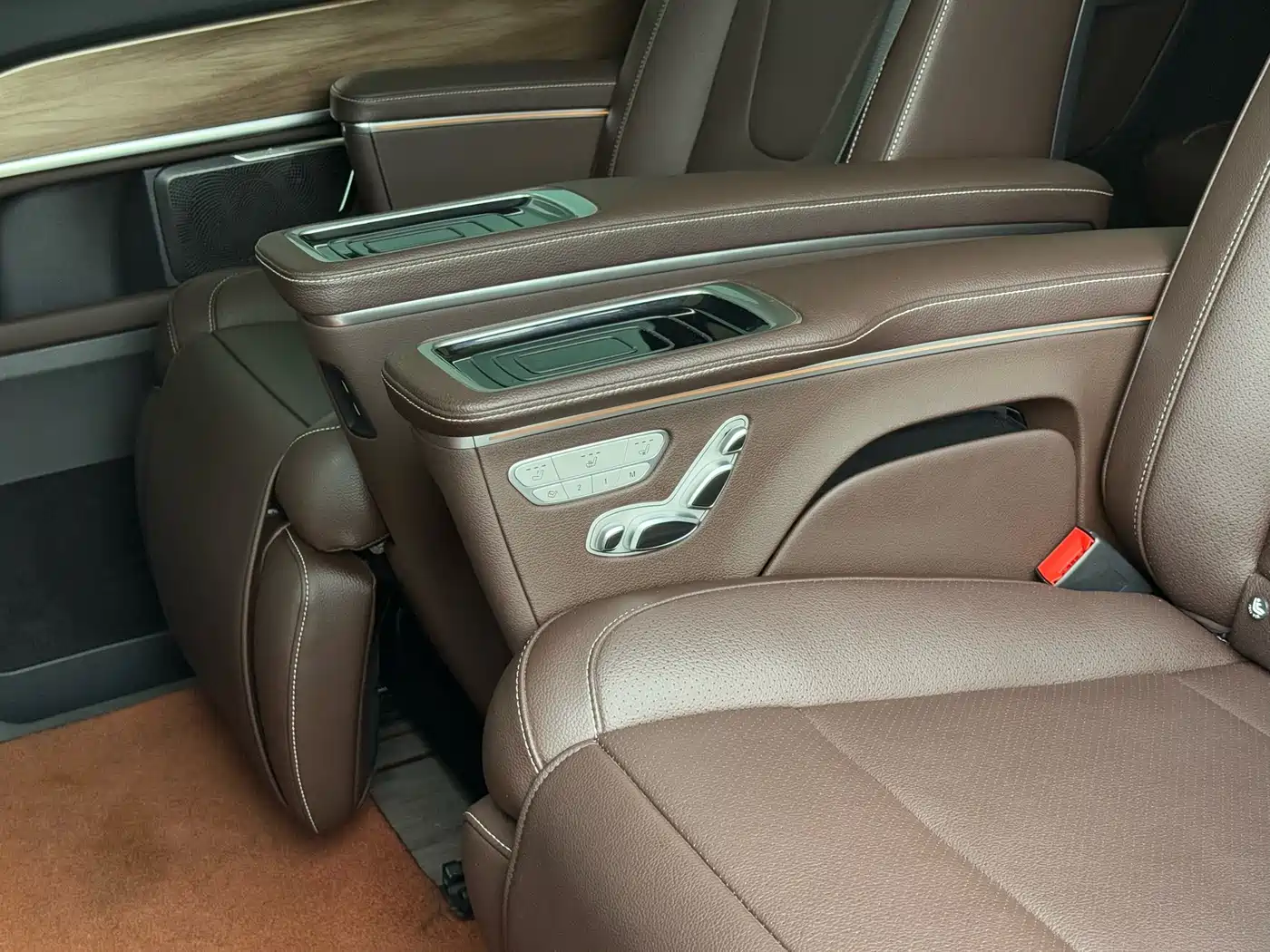 Mercedes-Benz V-Class 2022 V 260 L Long Wheelbase Luxury Edition фото 10