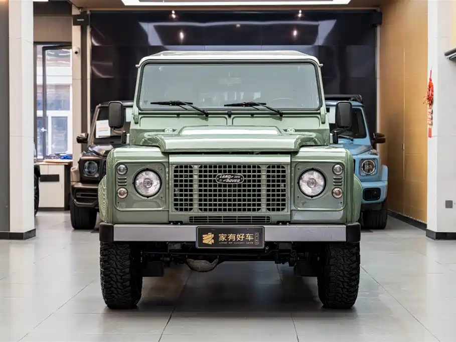 Land Rover Defender фото 2