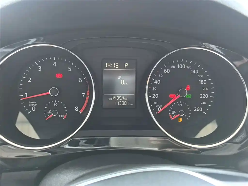 Volkswagen Sagitar 2017 230TSI Automatic Comfort фото 12