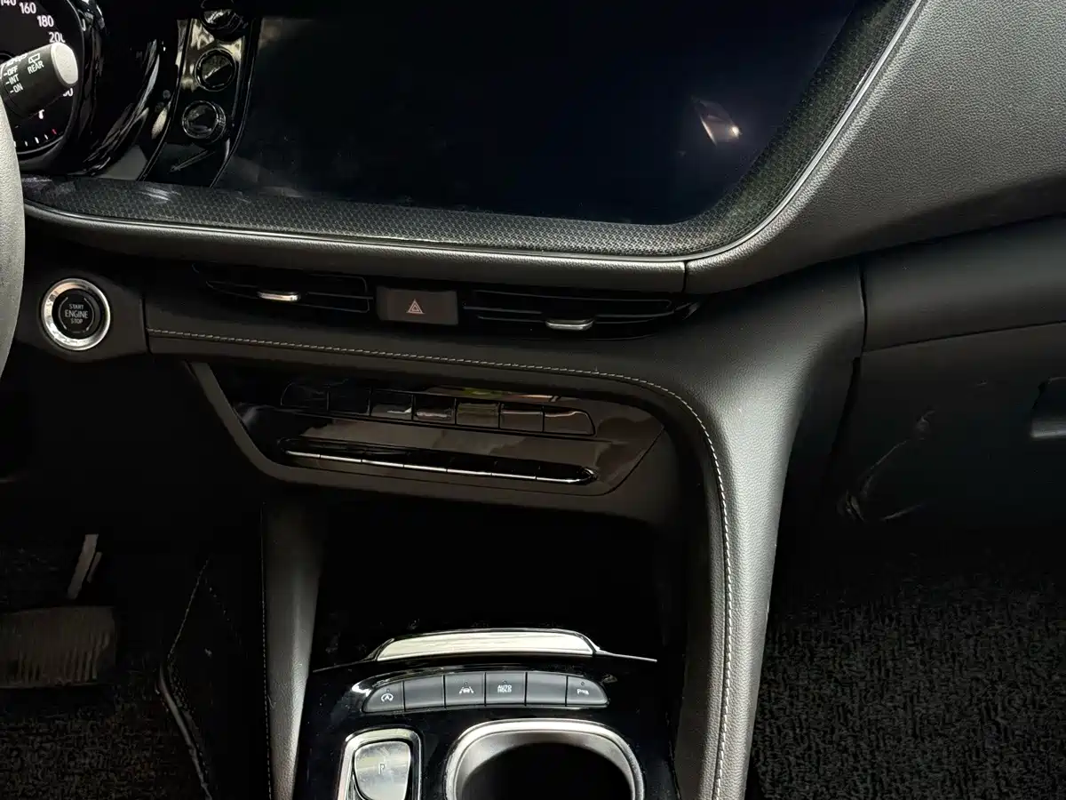 Photo 19 - Buick Envision Plus