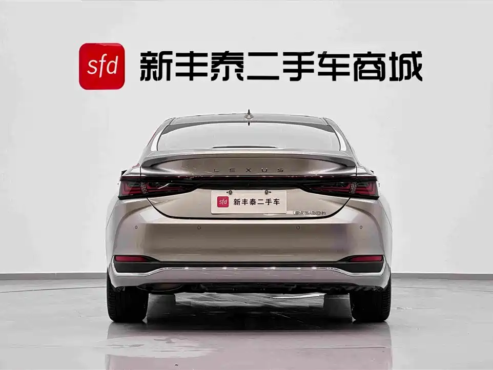 Lexus ES 2025 2025 300h Ultimate Edition